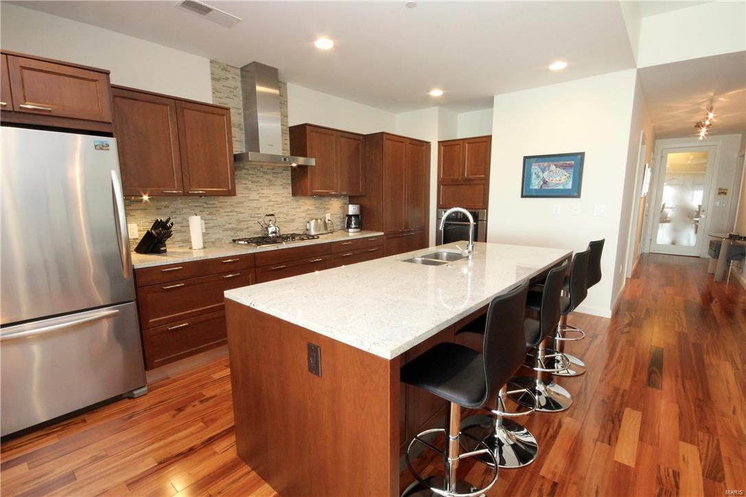 4545 Lindell Blvd Condominium - Residential