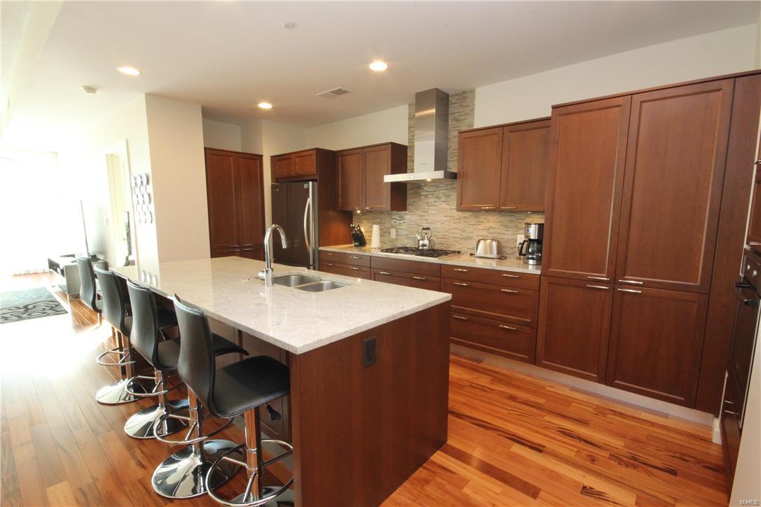 4545 Lindell Blvd Condominium - Residential