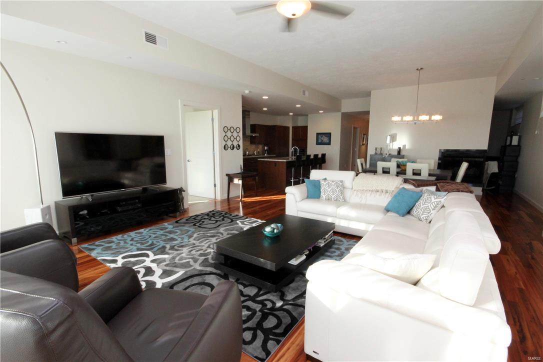 4545 Lindell Blvd Condominium - Residential