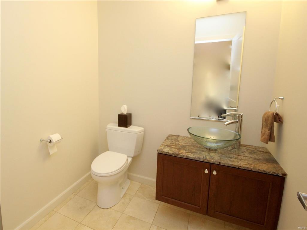 4545 Lindell Blvd Condominium - Residential