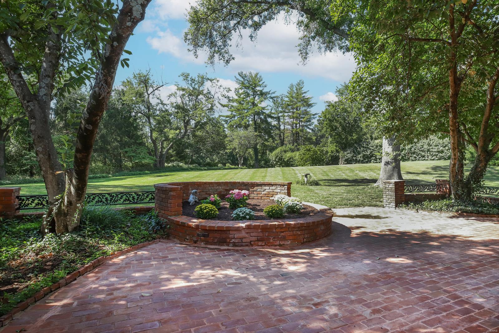 Bellerive Country Club Grounds - Residential