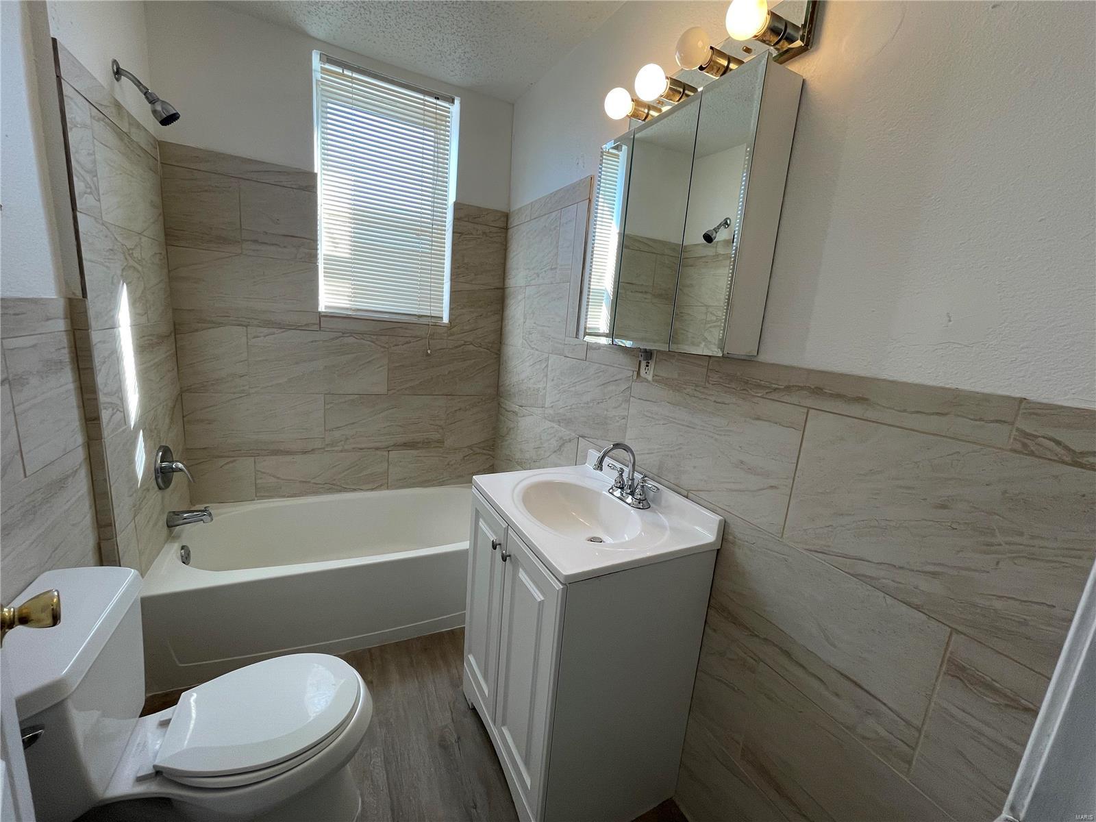 Chouteau Place Add - Residential Lease