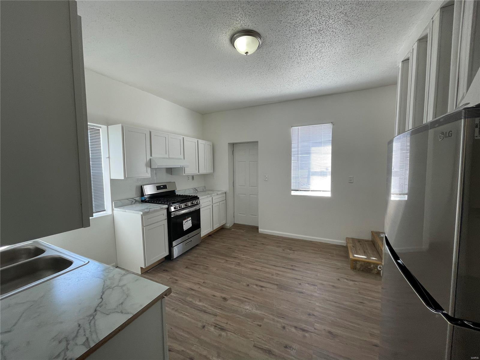 Chouteau Place Add - Residential Lease