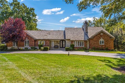 Photo of 13550 Royal Glen Drive, Town and Country, MO 63131 (MLS # 24064743)