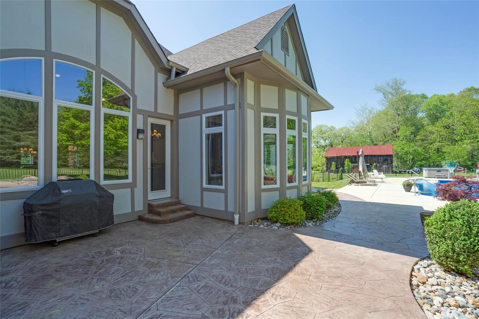 Red Bird - Residential