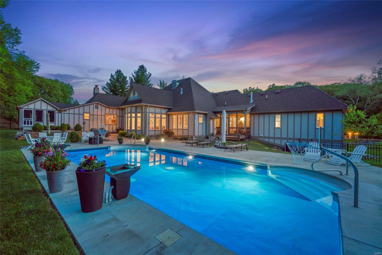 Red Bird - Residential