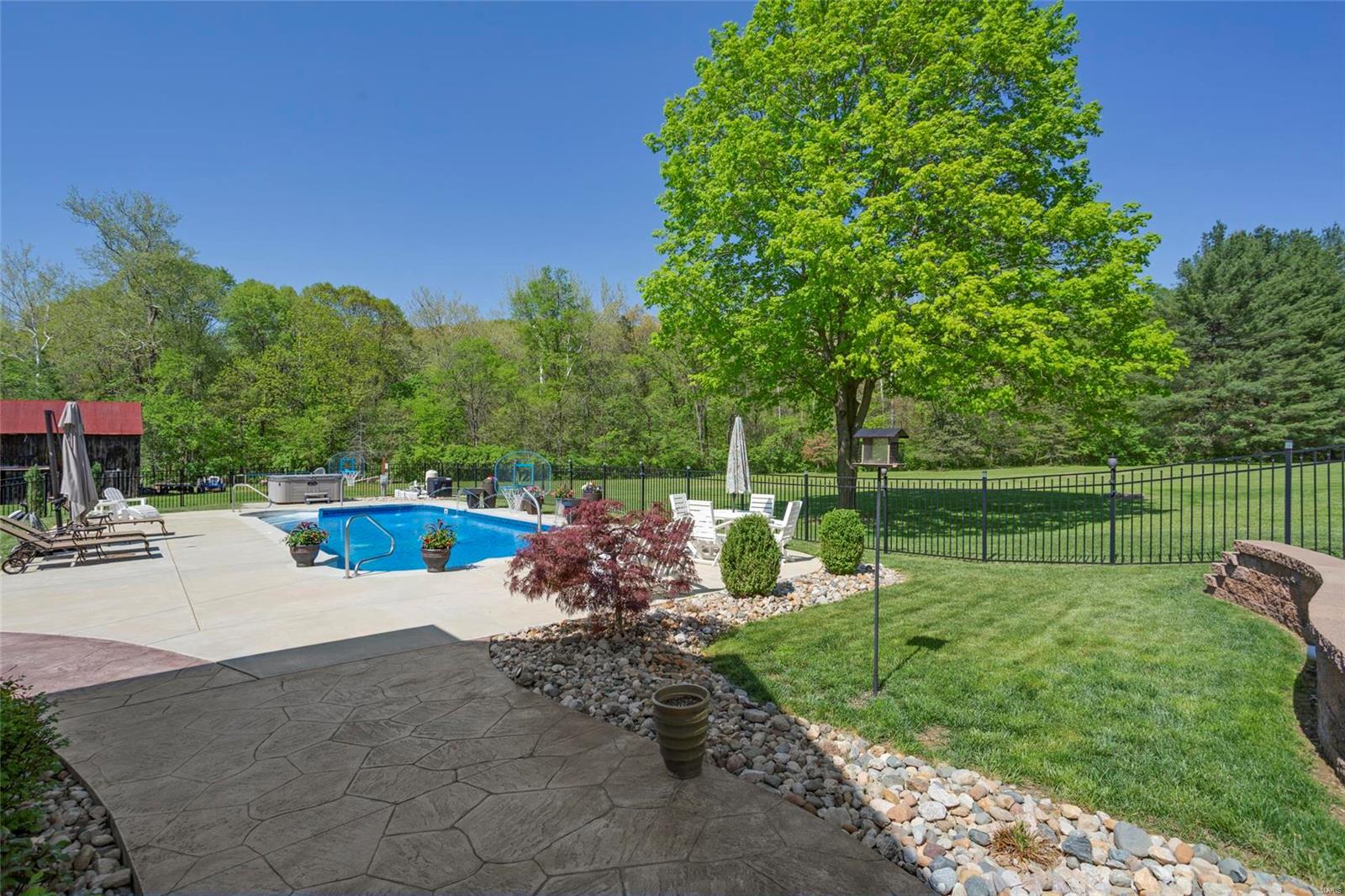 Red Bird - Residential