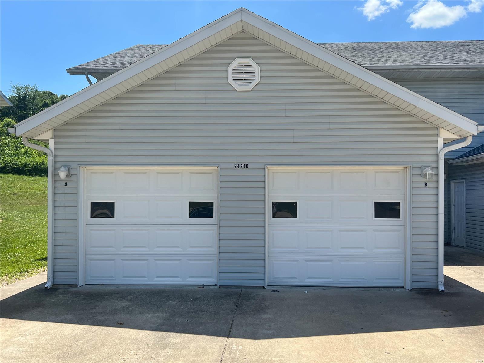 Hunters Point Town Homes - Residential Income