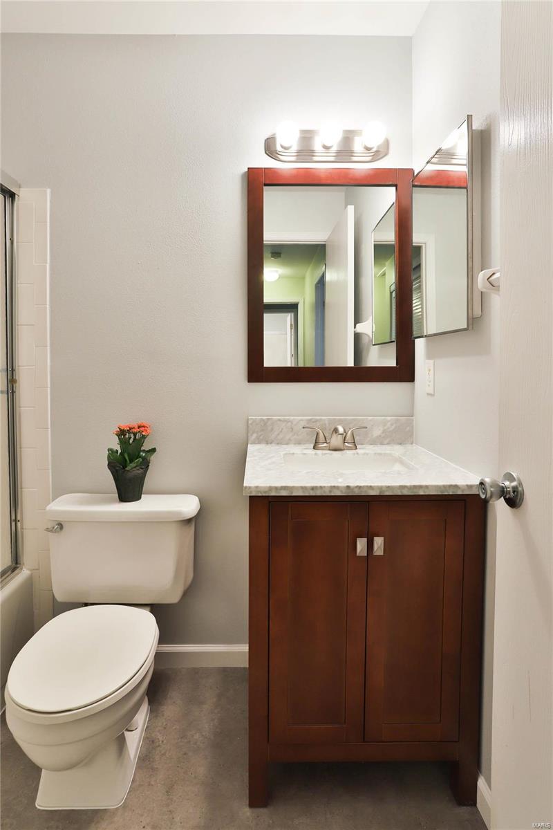 Creve Coeur Crossing Condo - Residential