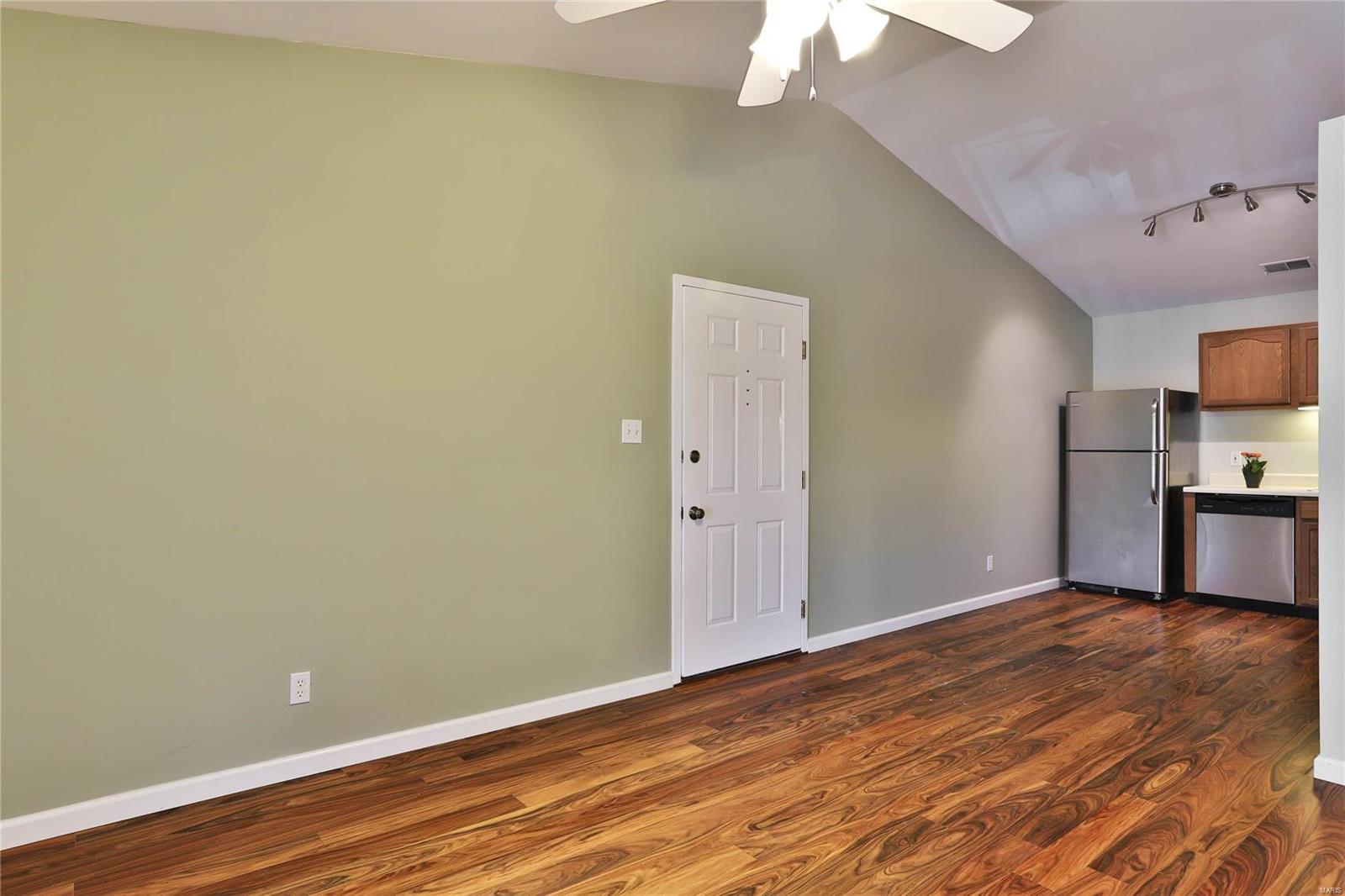 Creve Coeur Crossing Condo - Residential