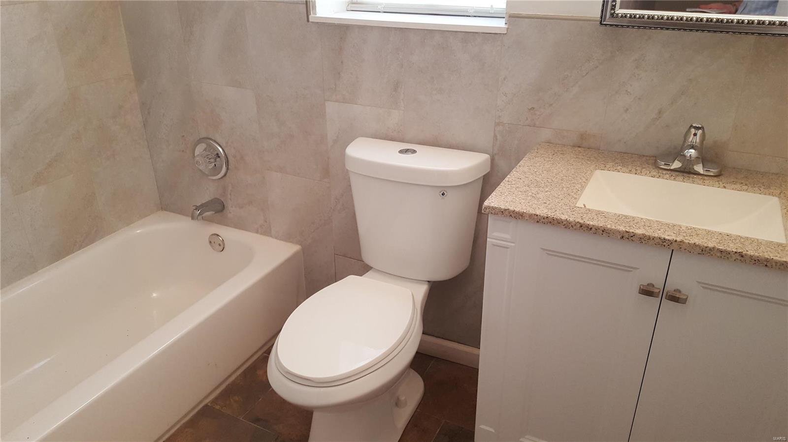 Laclede Race Track Addition - Residential Lease