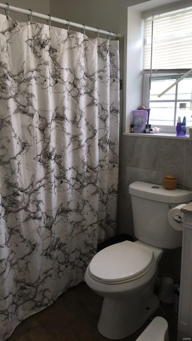 Laclede Race Track Addition - Residential Lease