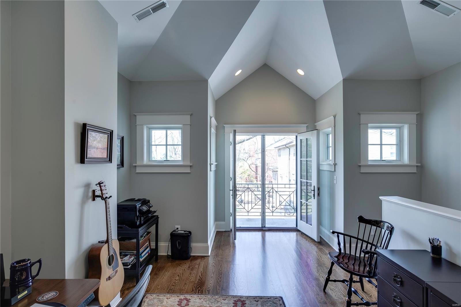 Mcdonald Tr Pt 2 Lts 31 & 32 & Sarpy - Residential