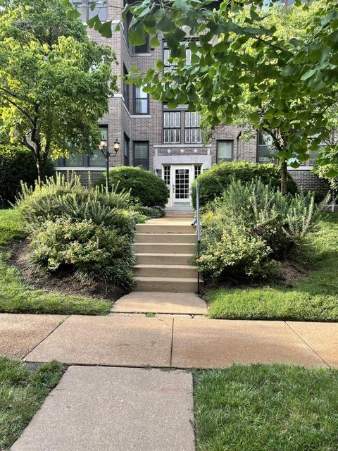 5527 Waterman Boulevard 1E St Louis MO 63112