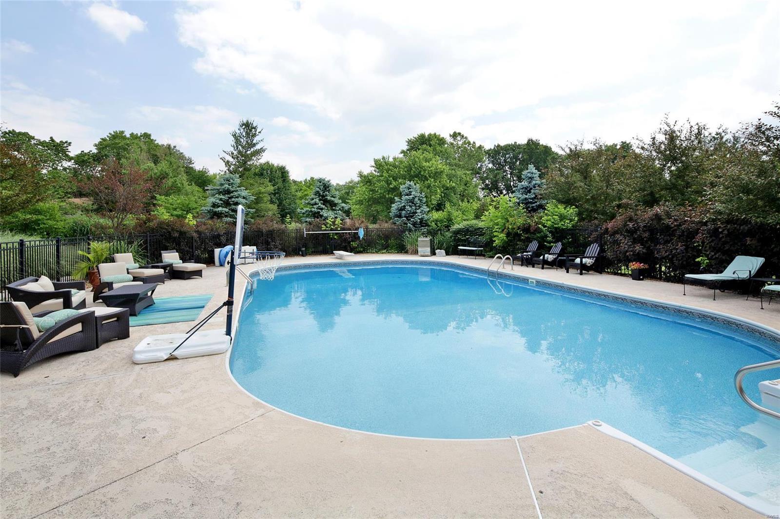 Chateaux Ladue West - Residential