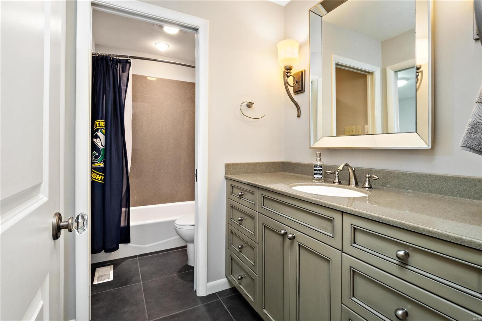 Chateaux Ladue West - Residential