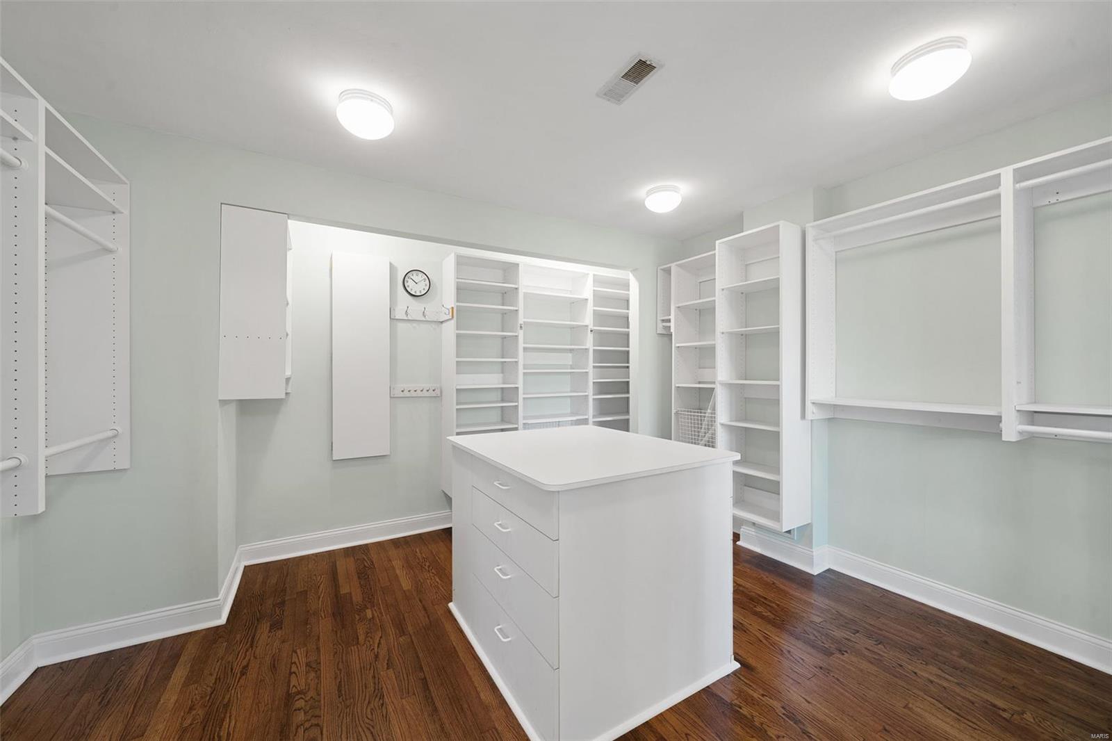 SHERWOOD FOREST 2ND ADD - Residential