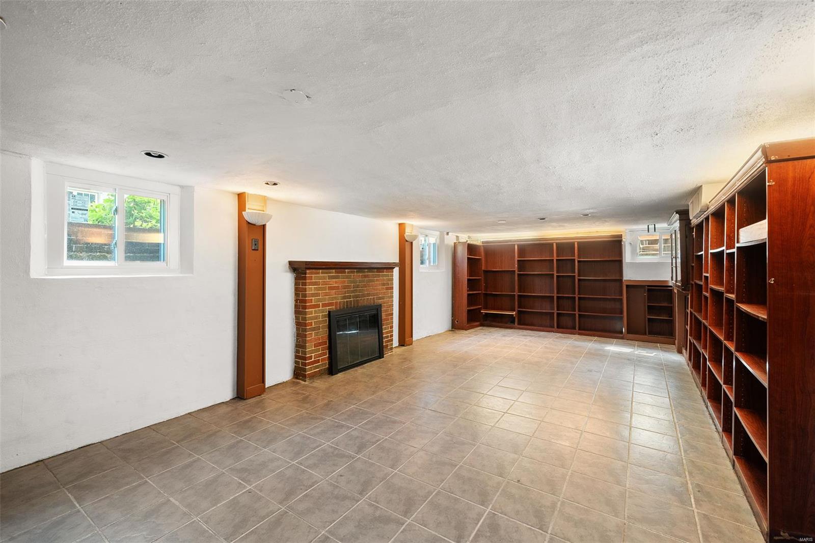 SHERWOOD FOREST 2ND ADD - Residential