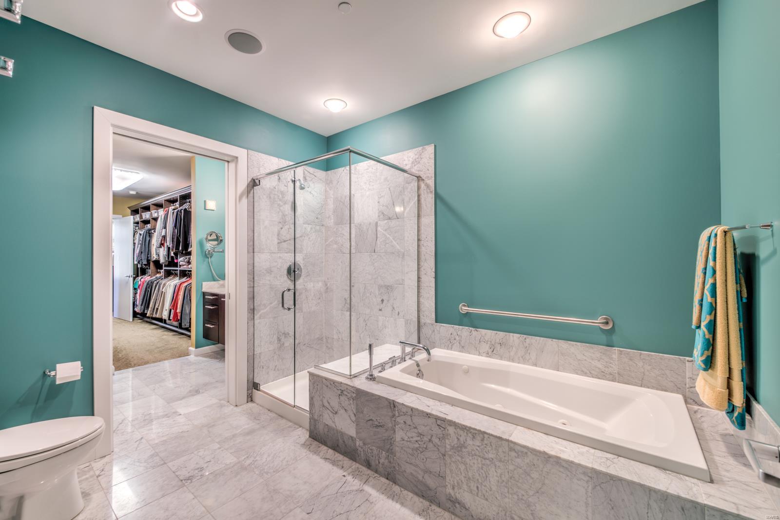 4545 Lindell Blvd - Residential