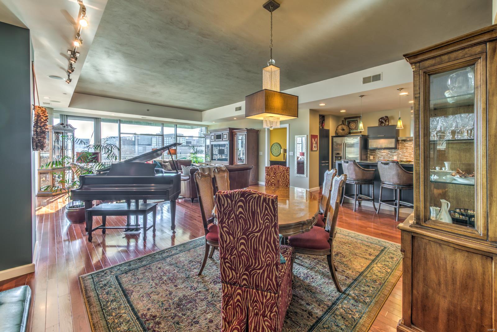 4545 Lindell Blvd - Residential