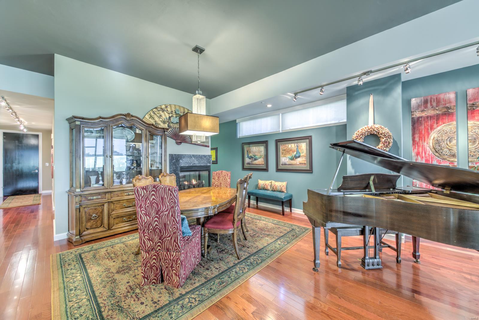 4545 Lindell Blvd - Residential