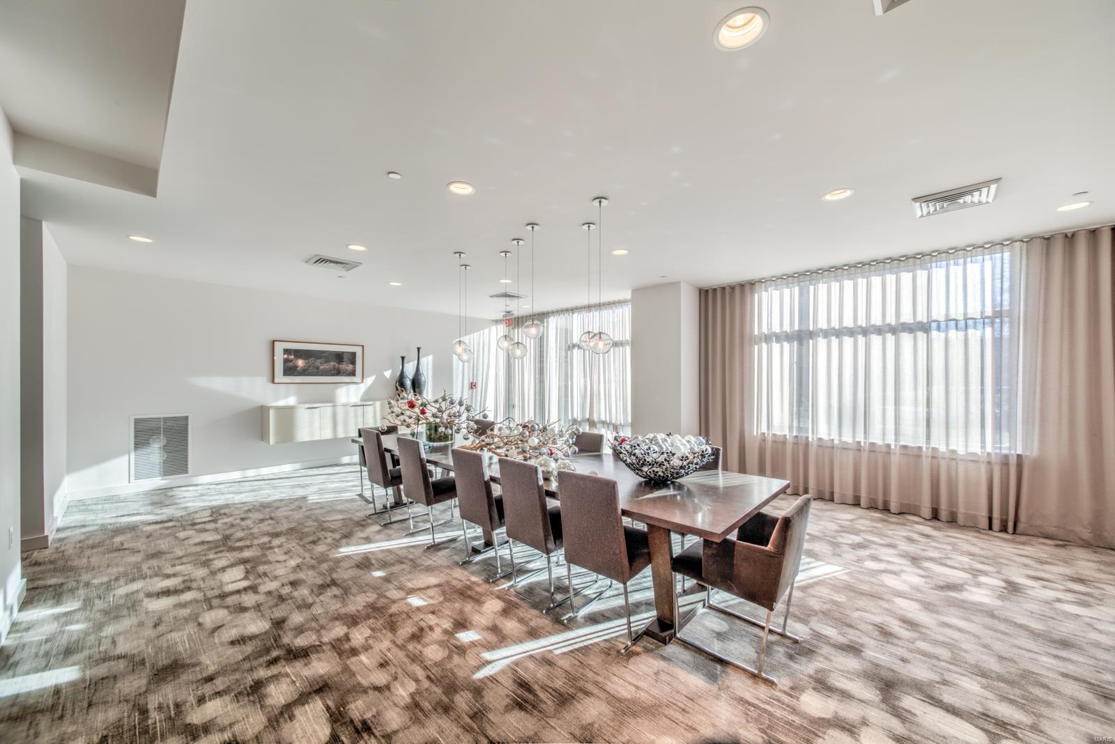 4545 Lindell Blvd - Residential