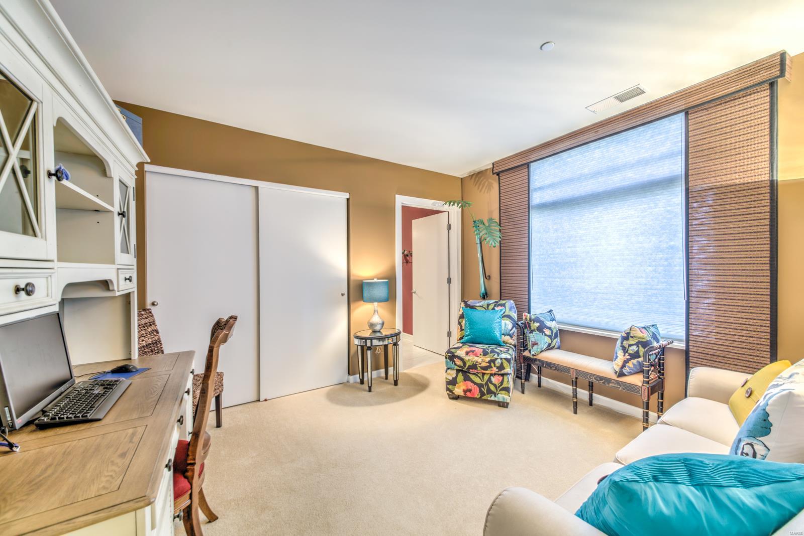 4545 Lindell Blvd - Residential