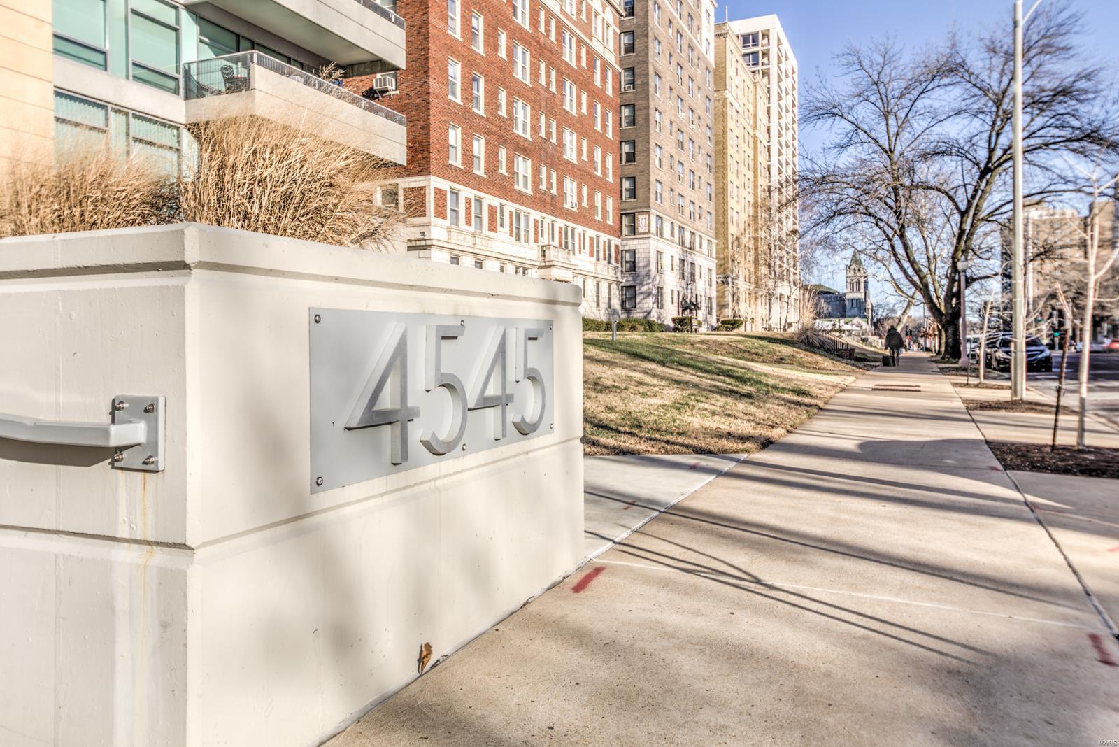 4545 Lindell Blvd - Residential