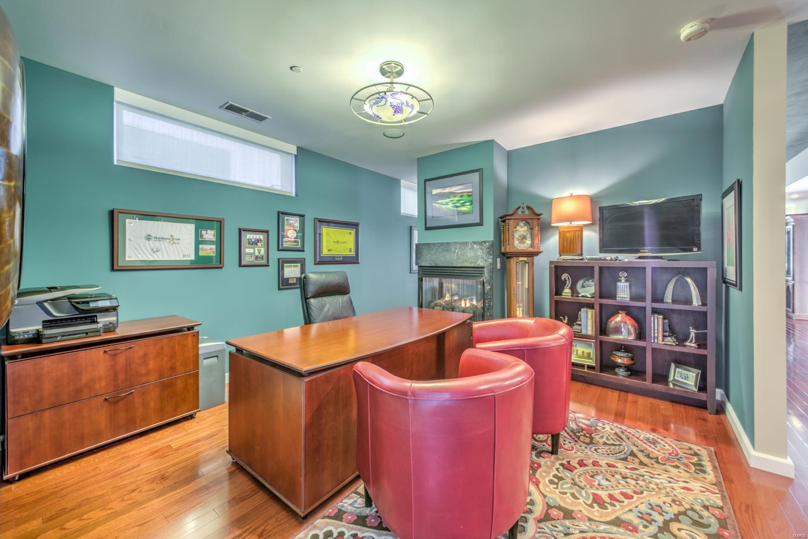 4545 Lindell Blvd - Residential