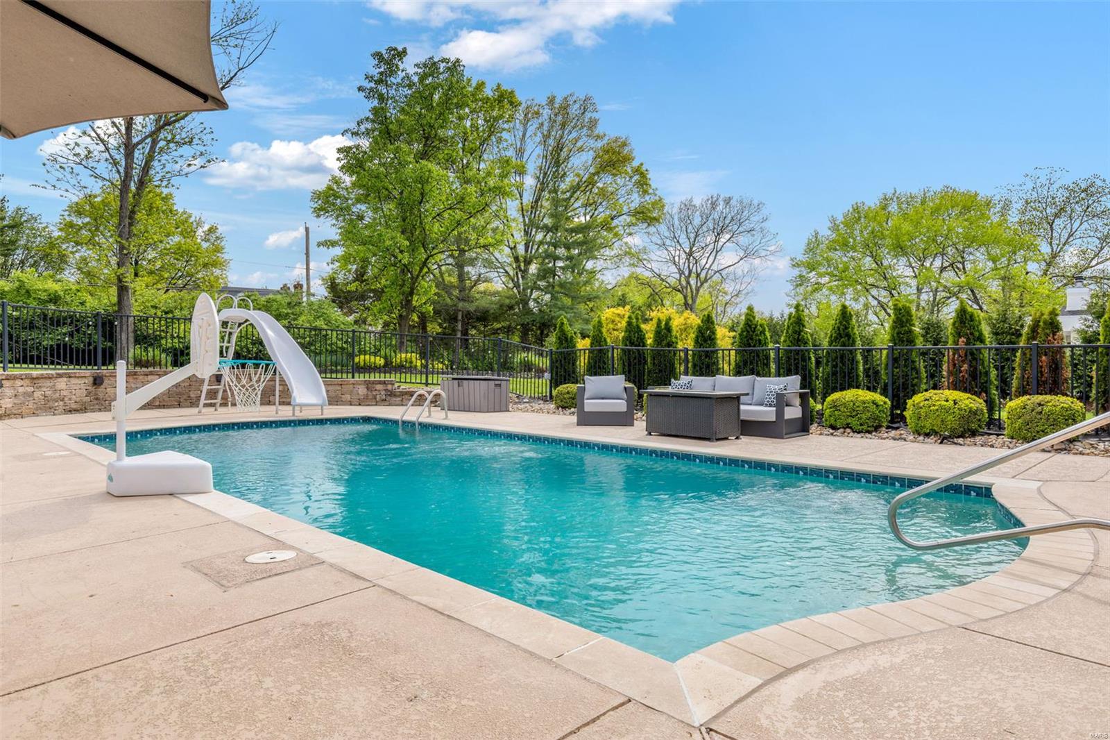 Outer Ladue Drive - Residential