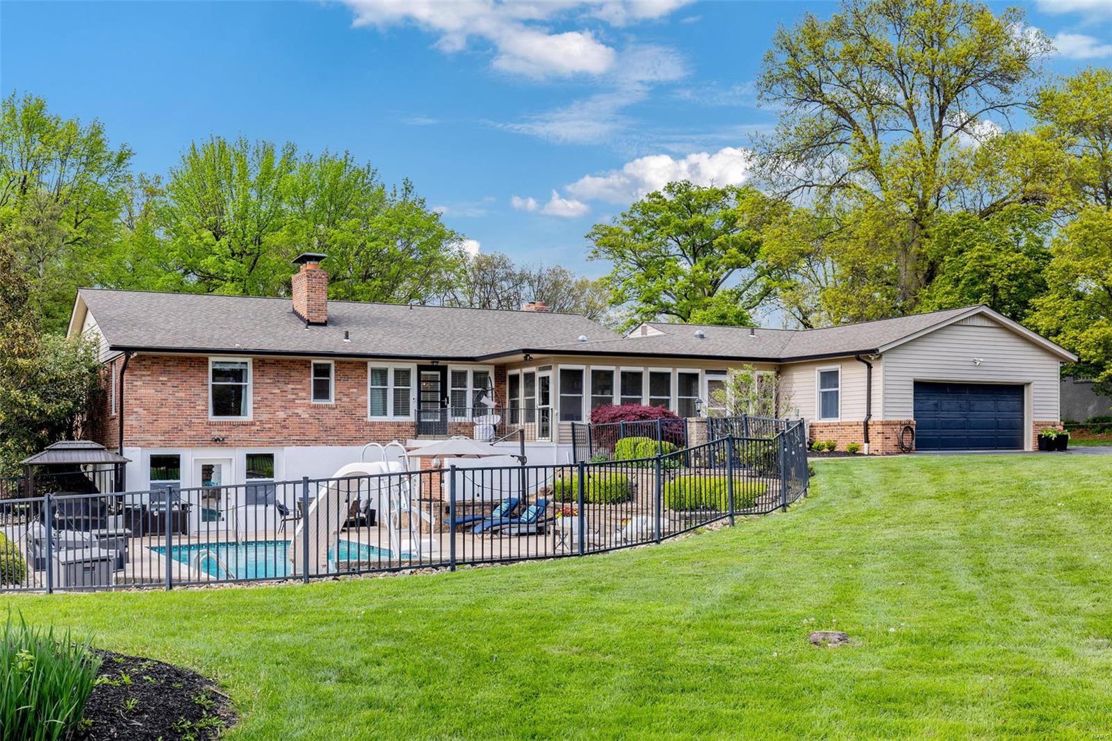 Outer Ladue Drive - Residential