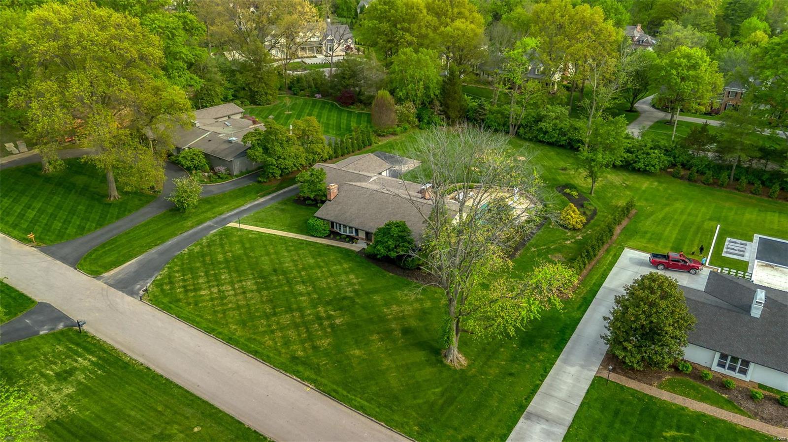 Outer Ladue Drive - Residential
