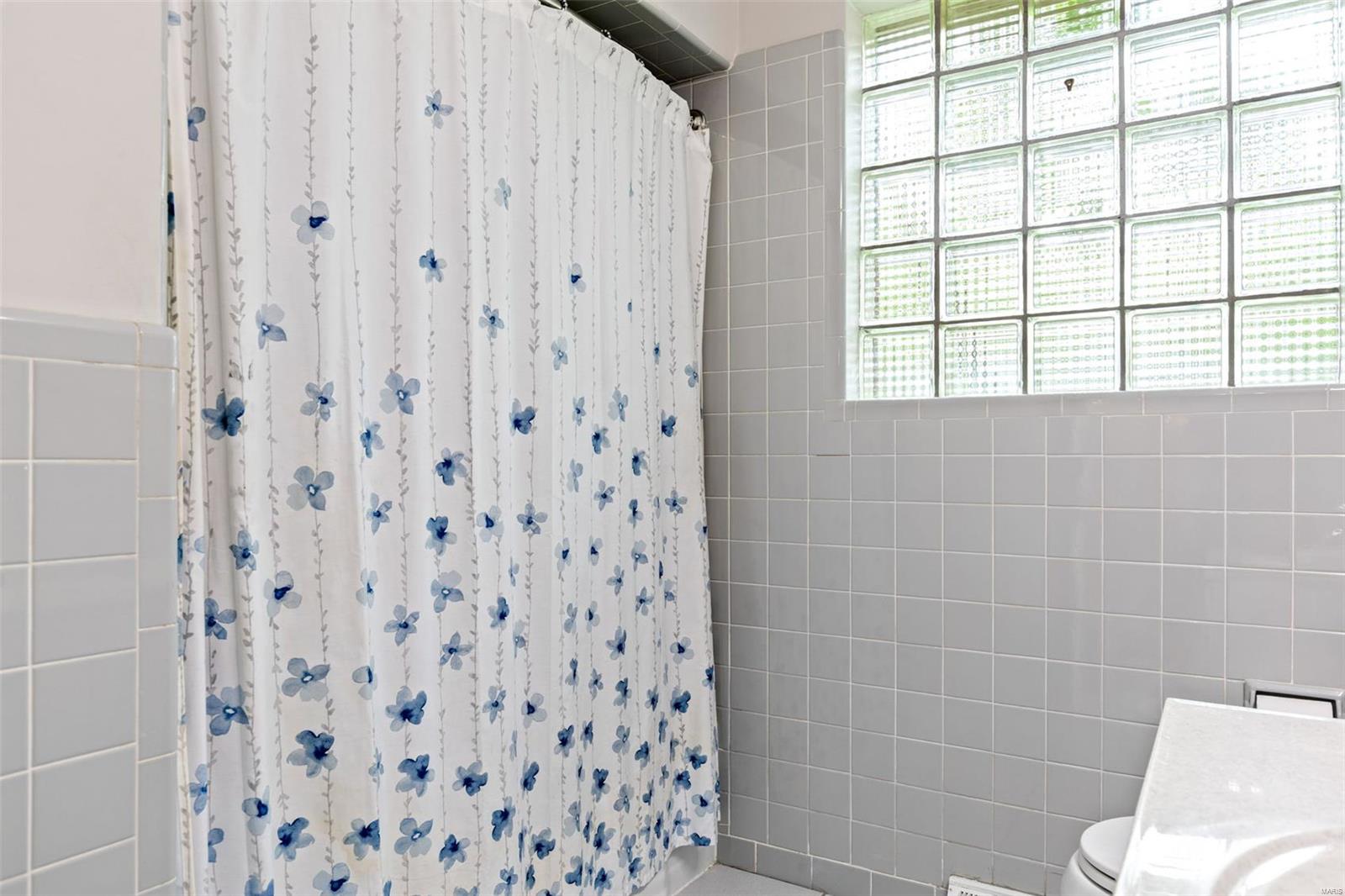 Outer Ladue Drive - Residential