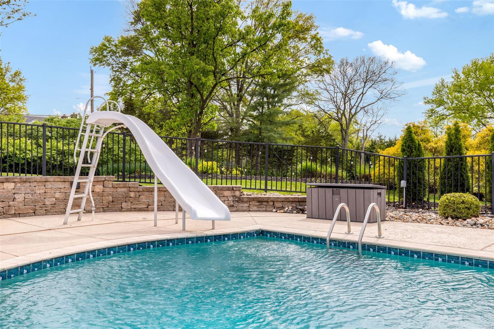 Outer Ladue Drive - Residential