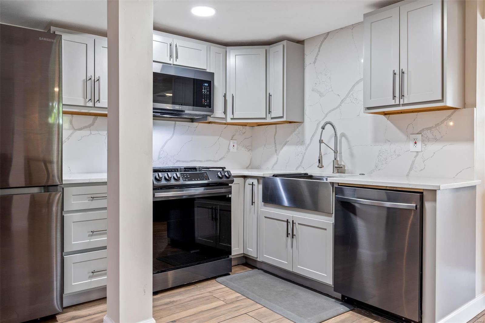 Outer Ladue Drive - Residential