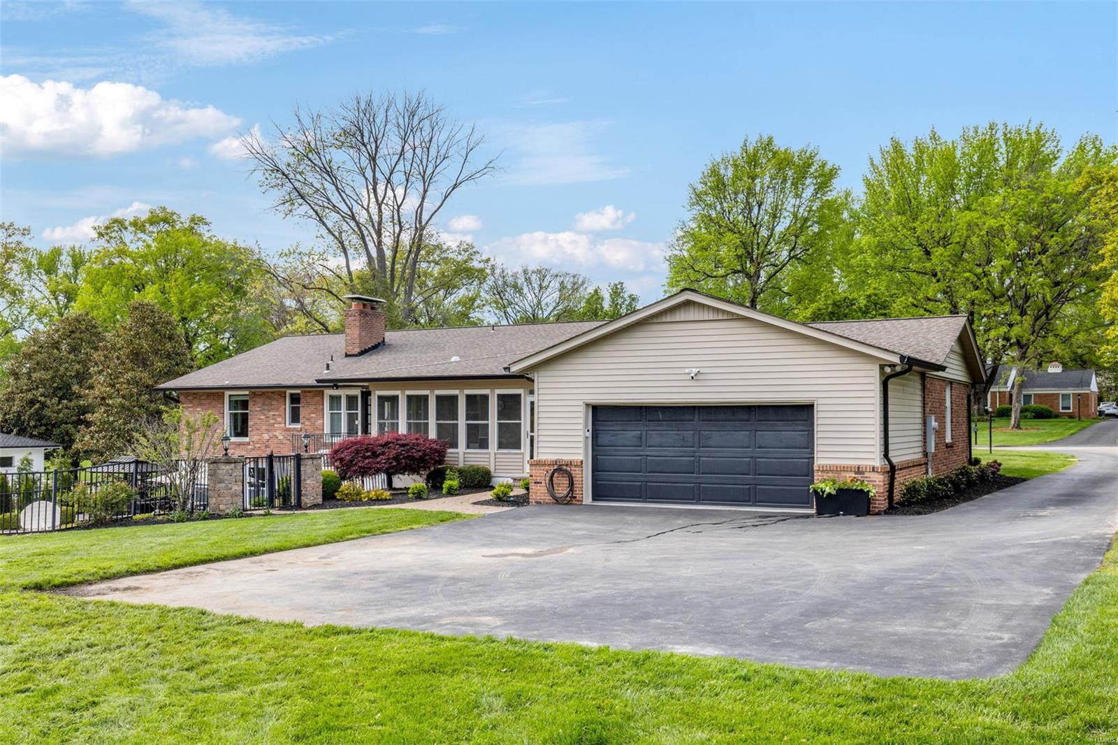 Outer Ladue Drive - Residential