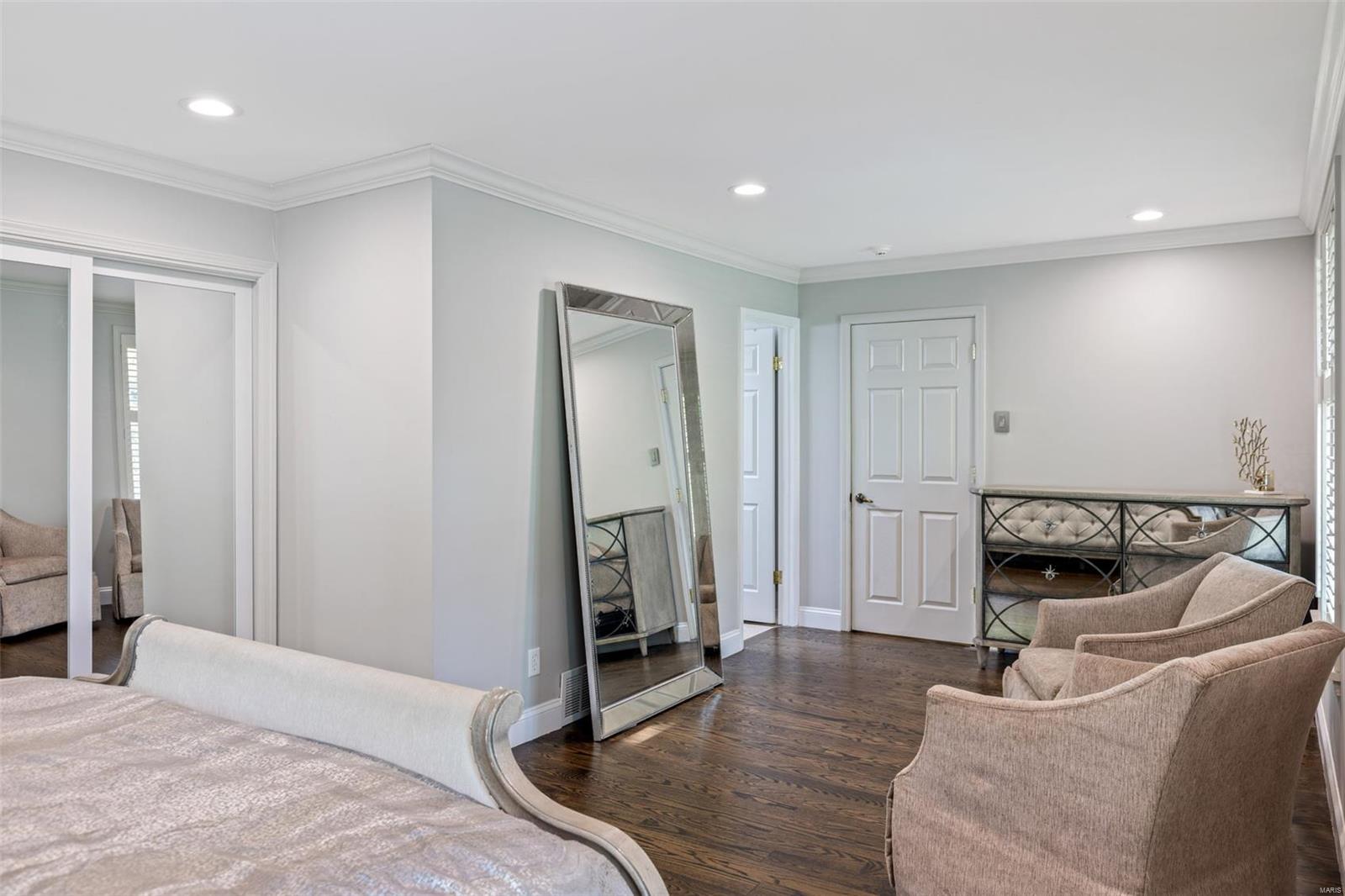 Outer Ladue Drive - Residential