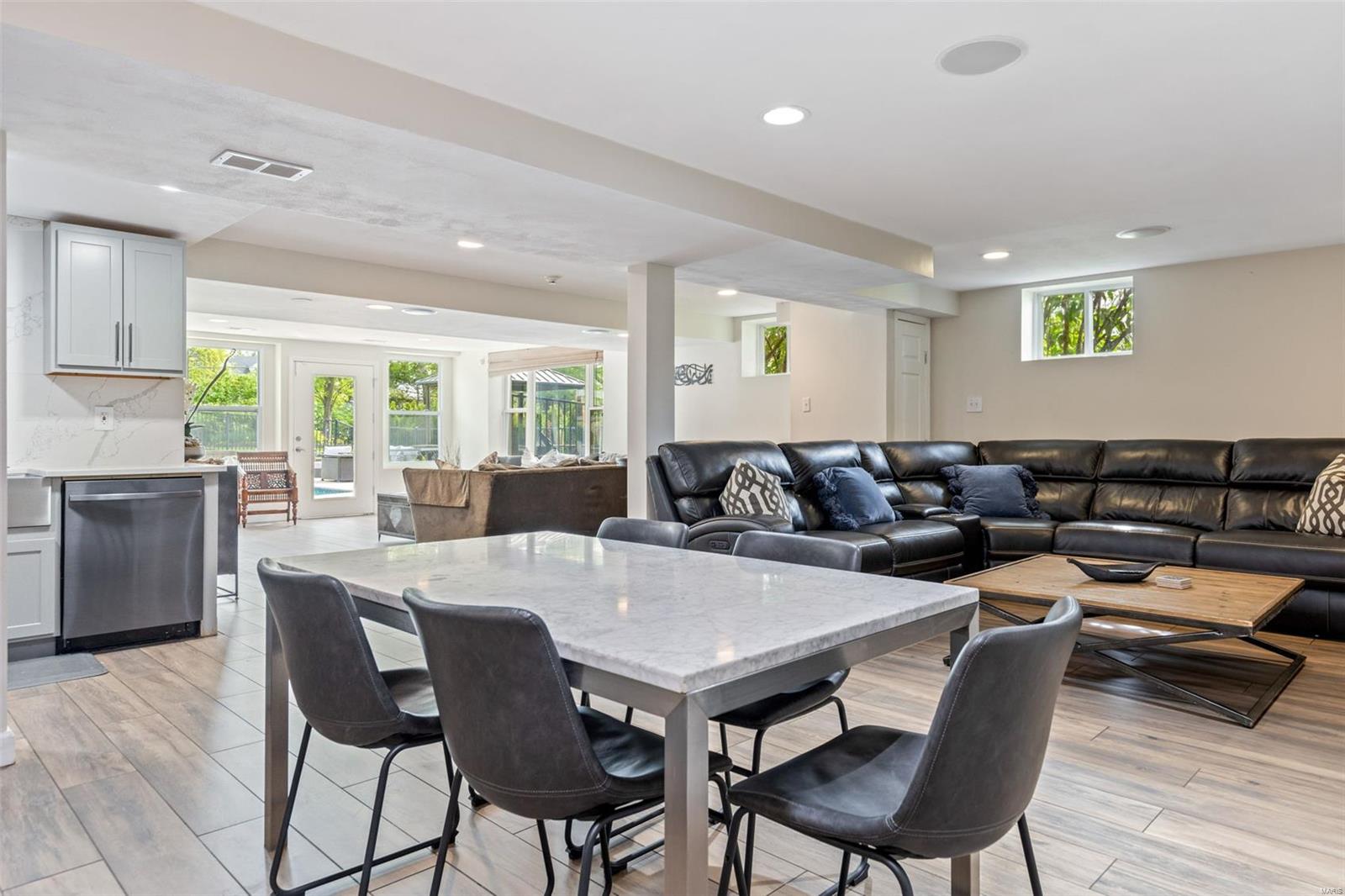 Outer Ladue Drive - Residential