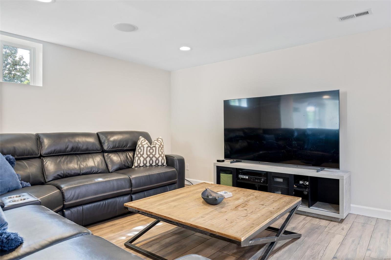 Outer Ladue Drive - Residential