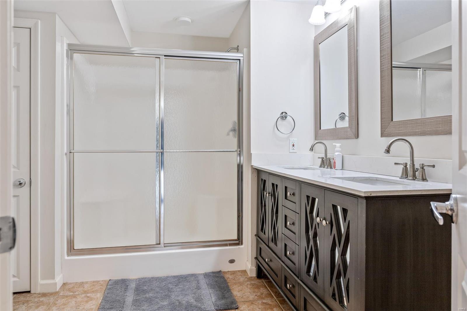 Outer Ladue Drive - Residential