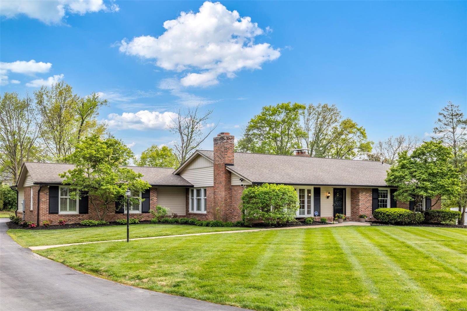 13 Outer Ladue Drive