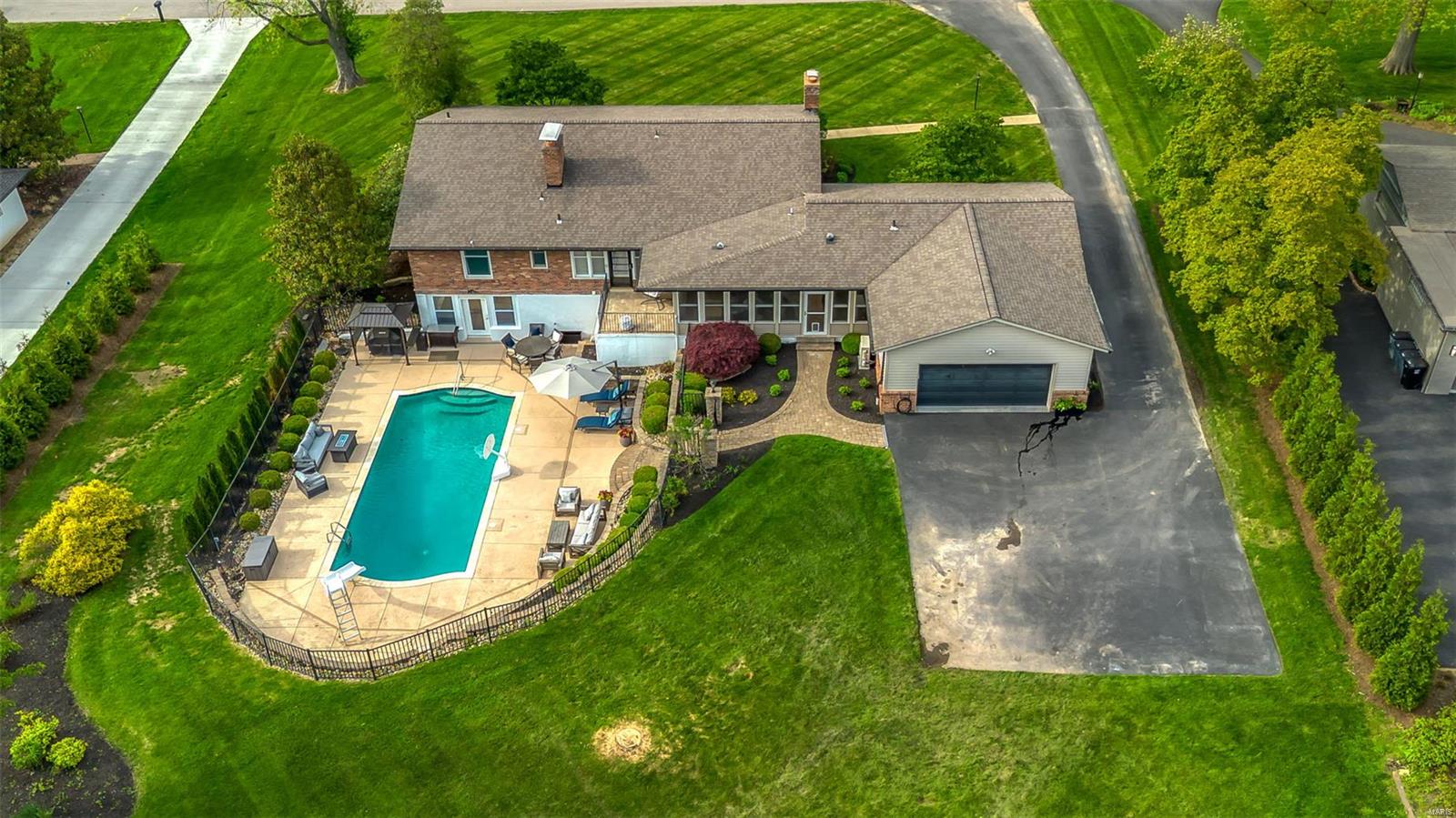 Outer Ladue Drive - Residential