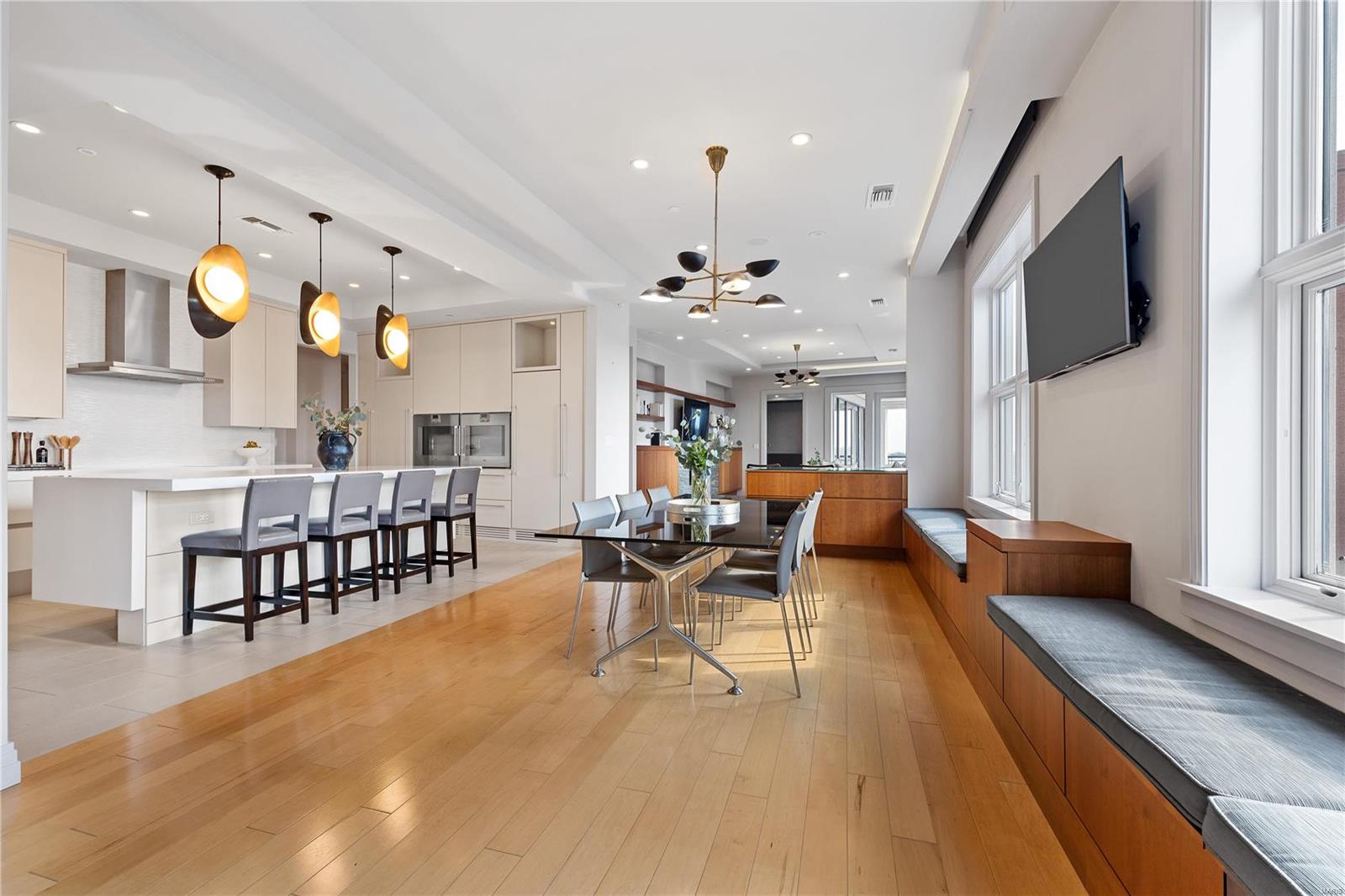 Crescent Condo - Residential