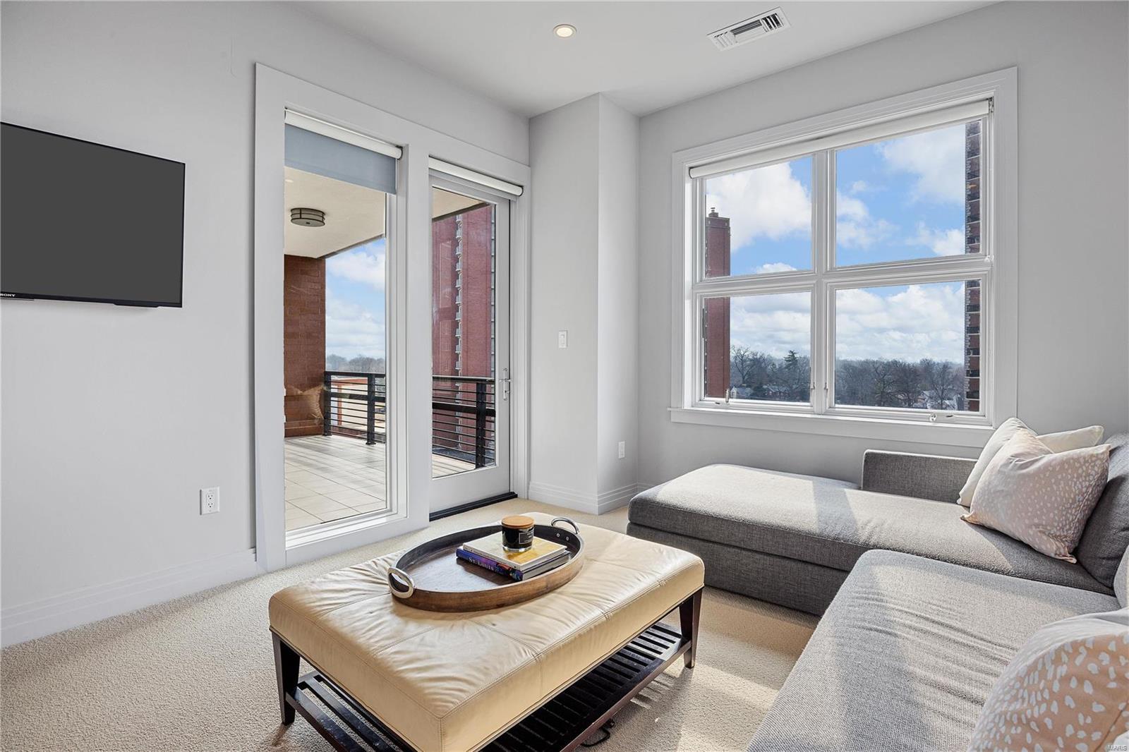 Crescent Condo - Residential