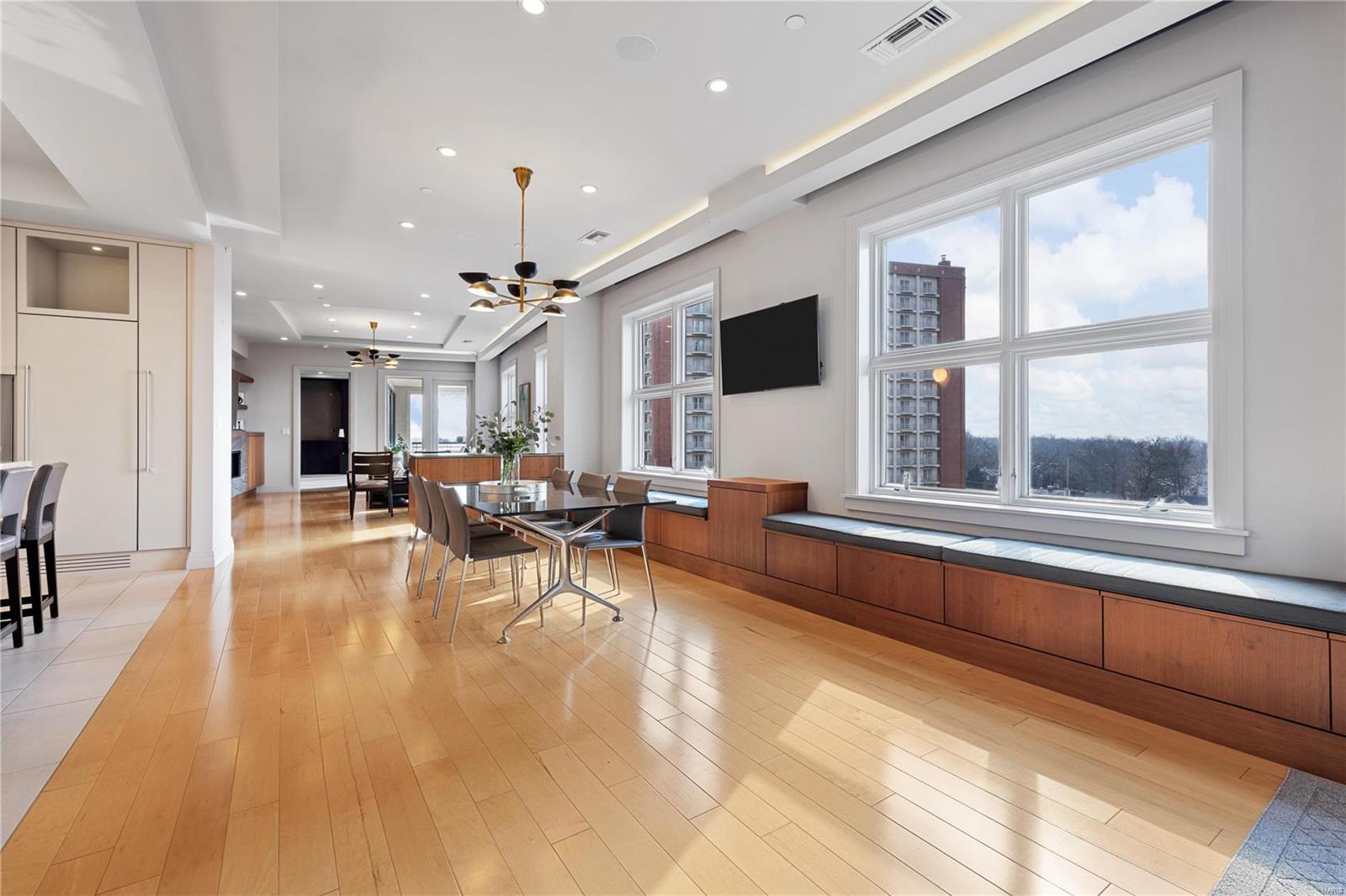 Crescent Condo - Residential