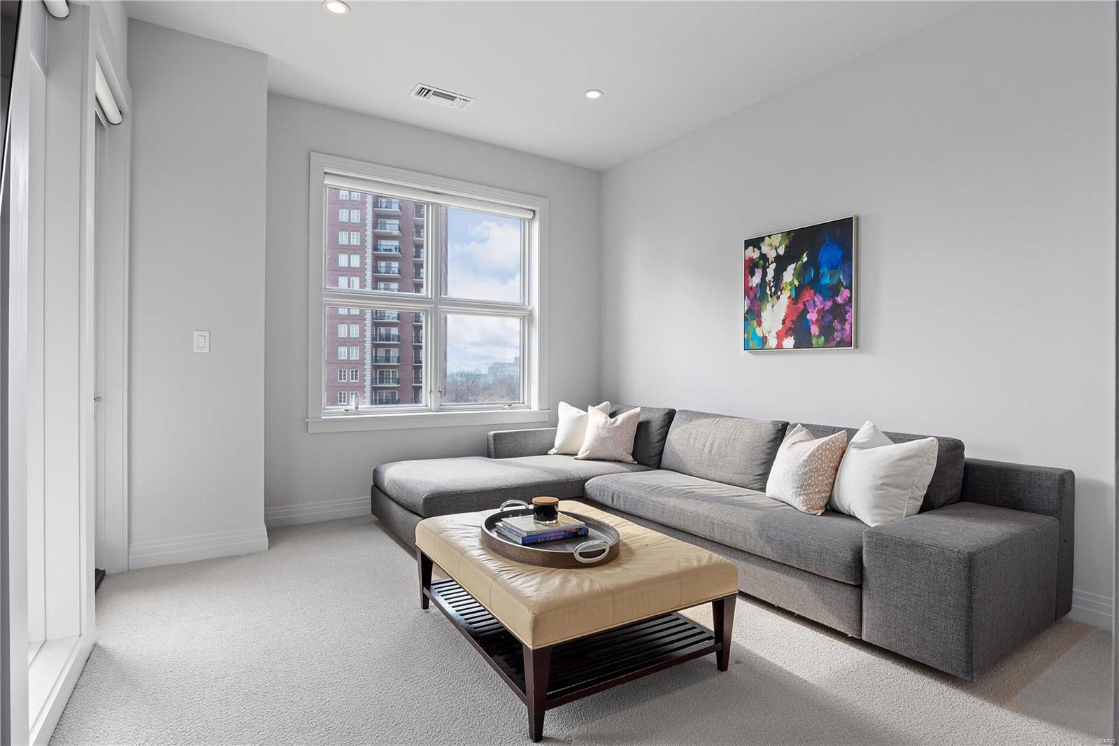 Crescent Condo - Residential