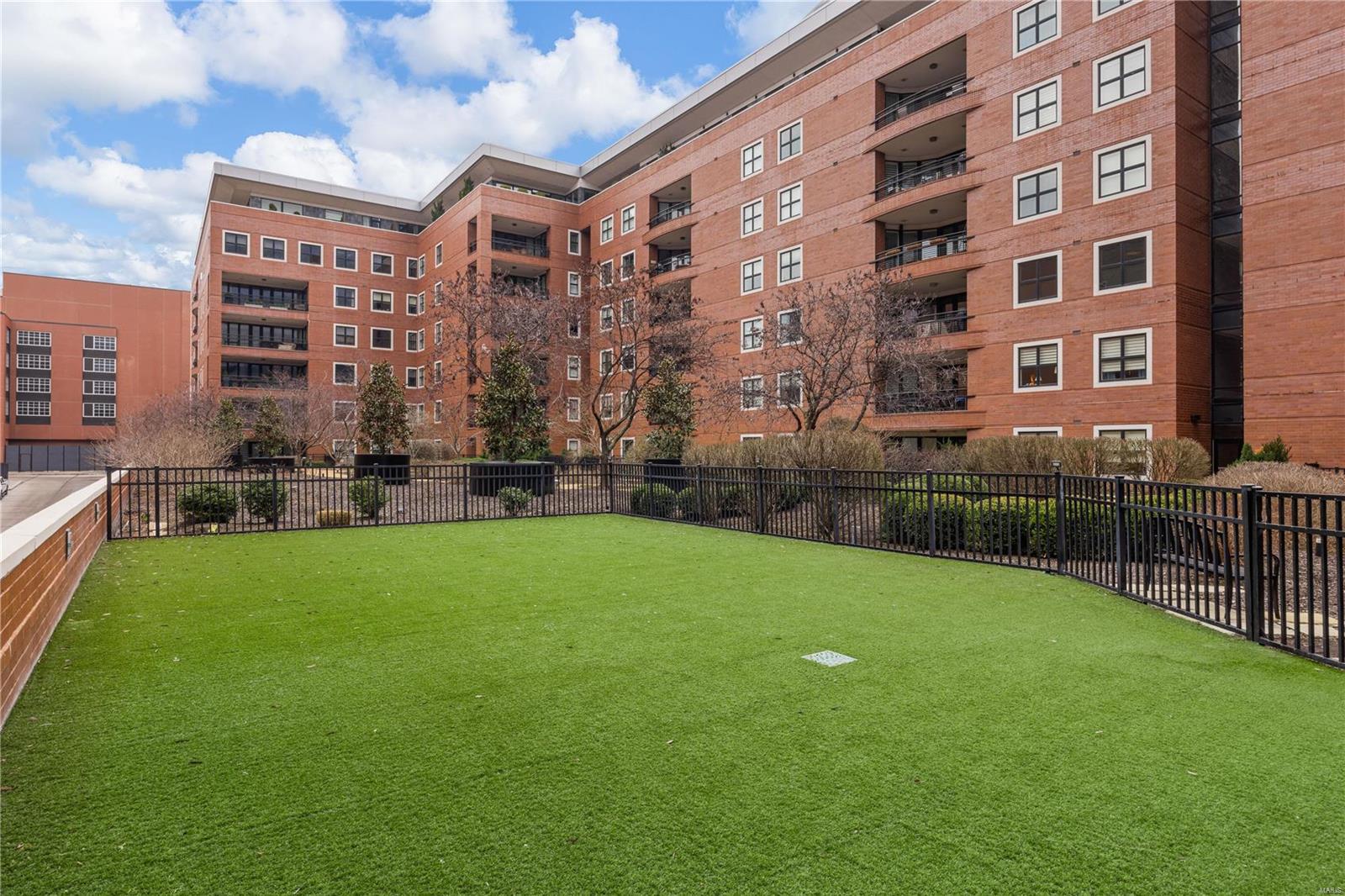 Crescent Condo - Residential