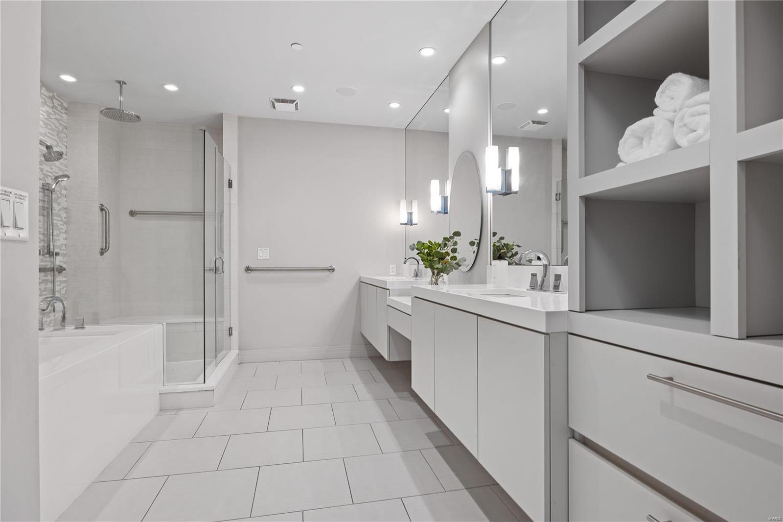 Crescent Condo - Residential