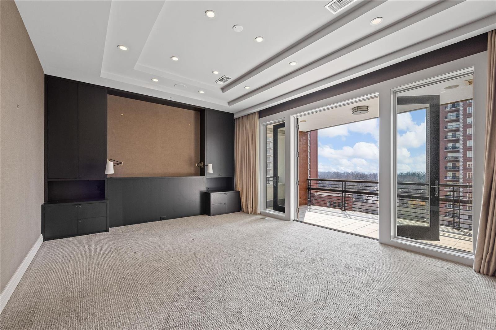 Crescent Condo - Residential