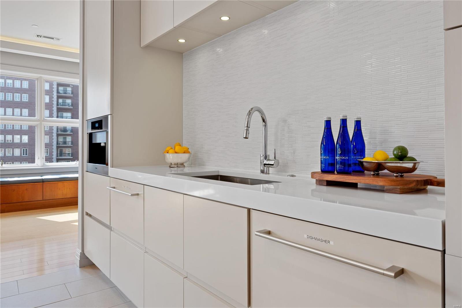 Crescent Condo - Residential